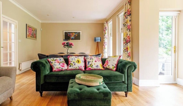 Timeless 19th-century coastal Edinburgh villa with modern comforts and hot tub