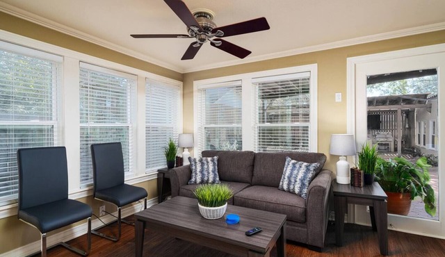 Timeless Beach Beauty *️Huge Entire House 4/2 * Beach Attractions!