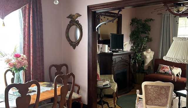 Timeless elegance, pet friendly, in the famous Parlee Beach coast of NB.