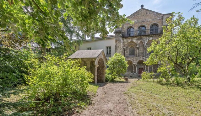 Timeless Elegance on Île Barbe: 1BR Garden View