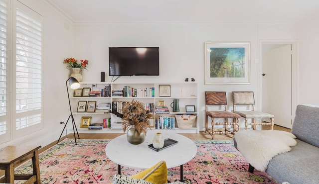 Timeless Fusion of Vintage Charm & Eclectic Chic