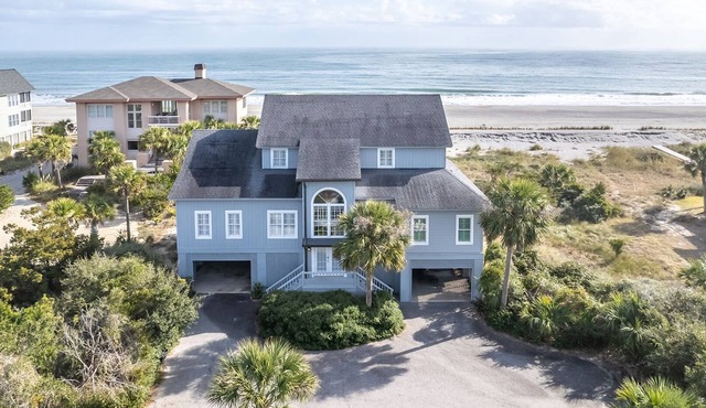 Timeless Oceanfront Beach Retreat in DeBordieu
