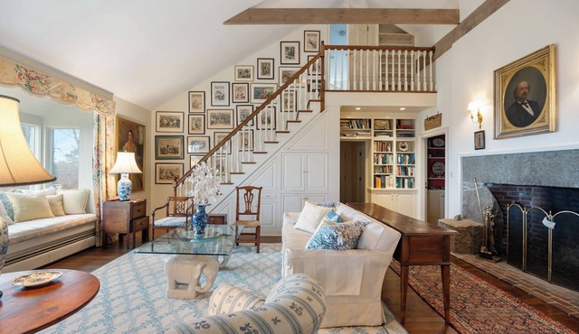 Timeless Seaside Estate: 4 Lodgings, Private Beach