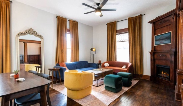 Timeless Stay Walk2 downtown fun