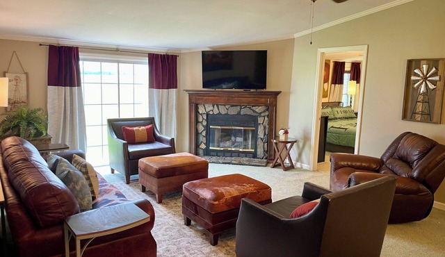 Times Past Ranch House with Ramp and Kid/Pet Friendly