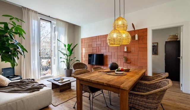 Timor - 2 bedrooms and balcony in Eixample Dreta