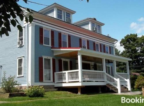 Tin Brook Bed & Breakfast