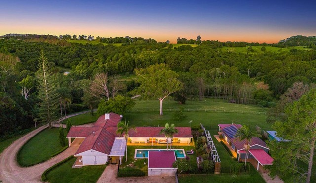 Tin Horse Ranch Byron Hinterland Retreat Sleeps 16