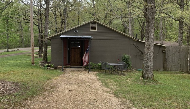 Tin Roof Cottage- Sleeps 10