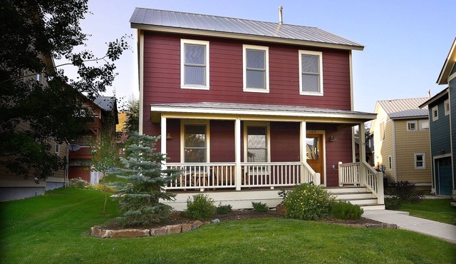 Tincup Cottage/4 Bedroom Home close to the Resort! 10 Sec Walk to Shuttle!