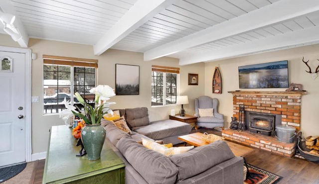Tinker Bell Gambrel by Big Bear Vacations Ultra Relaxing Bear City Retreat