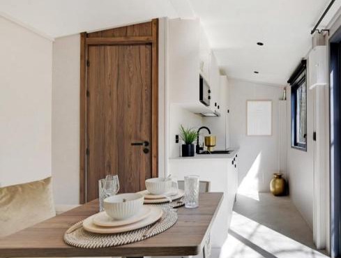 Tinny House