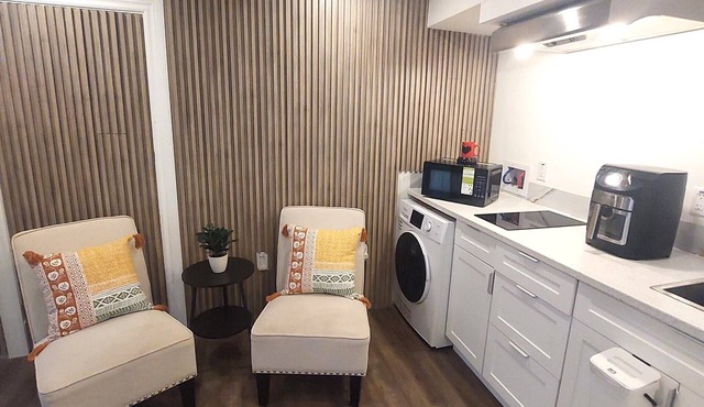 Tiny ,1BR Guesthouse Studio