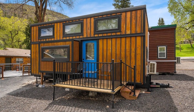 Tiny 5- Profile Rock