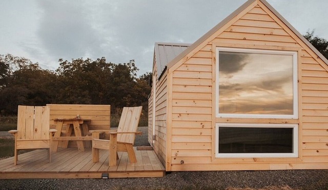 Tiny Cabin in the Heart of Wine Country!