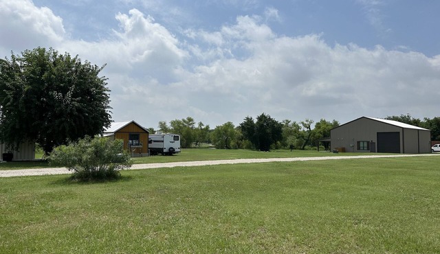 Tiny cabin near downtown Fort Worth