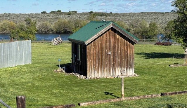 Tiny Cabin on the River (EV, Dog Friendly), Tiny Cabin on the River