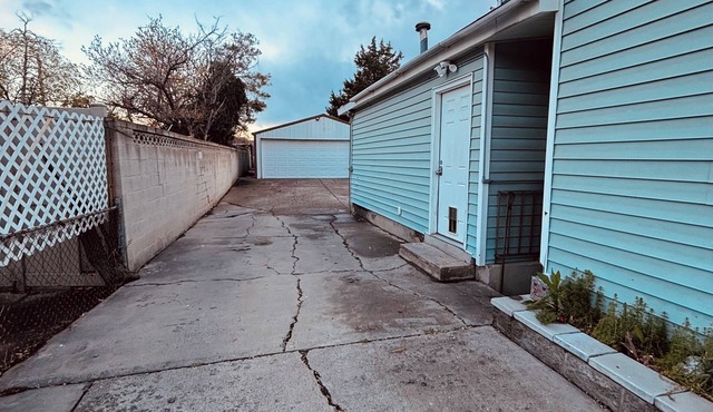 Tiny Confit Studio 1-bedroom apartment in fantastic West Valley City with AC