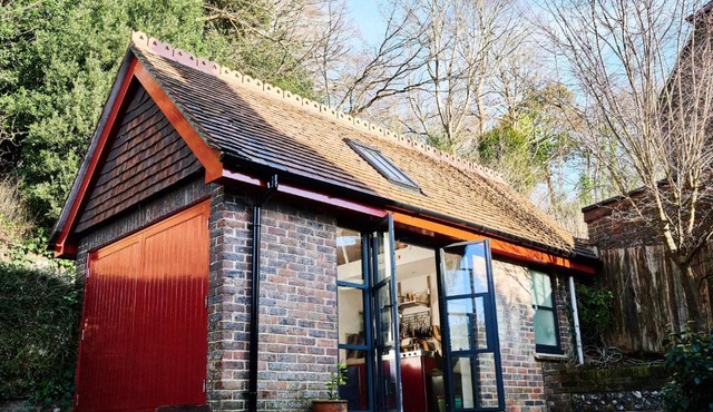 Tiny Cottage with Terrace & Parking, Central Lewes