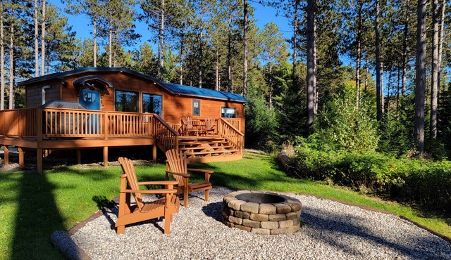 Tiny Country Cabin w/ private deck & firepit -- 5 min to Titus Ski!!