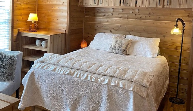 Tiny cozy Cottage in Hocking Hills Ohio Area
