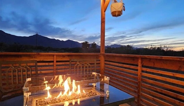 Tiny Home Farmstay With Sunset Mountain Views