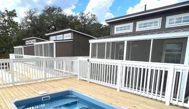 Tiny Home at Medina Lake (w/Hot Tub & Pool)