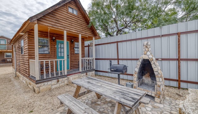Tiny home by the Frio River - River Rock Cabin #4