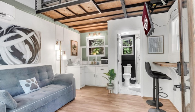 Tiny Home Escape | Outdoor Oasis | Steps from MSU