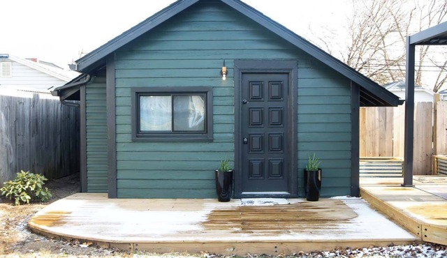 Tiny Home fit for a King: Near Belmont Park!