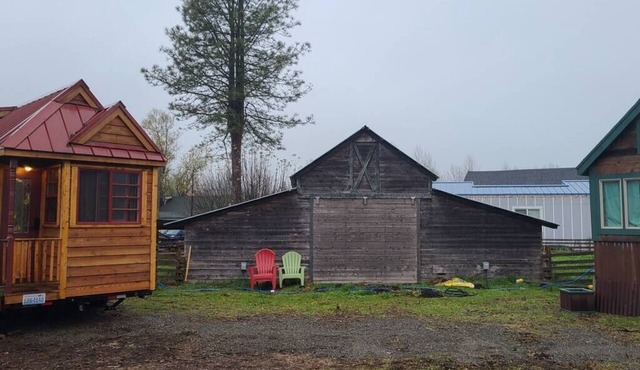 Tiny Home Hotel Tumbleweed Cypress #1 on the farm