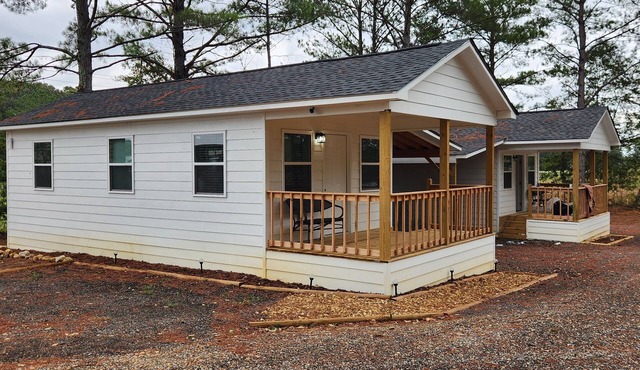 Tiny Home in Leesburg - Convenient to Leesburg Landing and Cherokee Rock Village