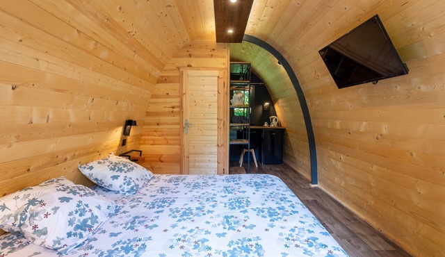 Tiny Home 'Le Pod 2' with Mountain View, Wi-Fi and Air Conditioning