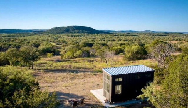 Tiny Home Near Palo Pinto Mountains State Park + Scenic Views + Fire pit + Grill