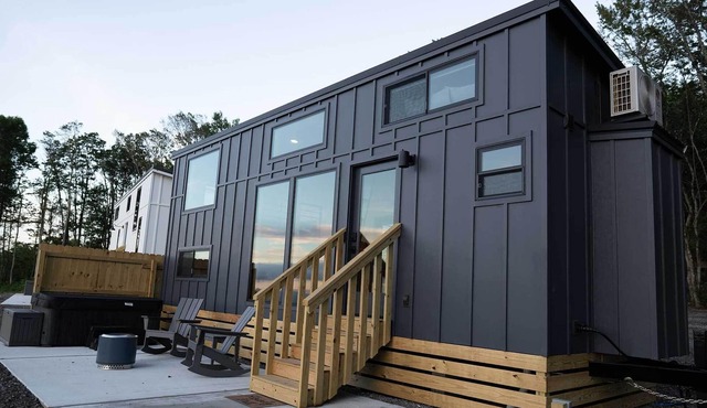 Tiny Home on the Edge of a Mountain with Private Hot Tub