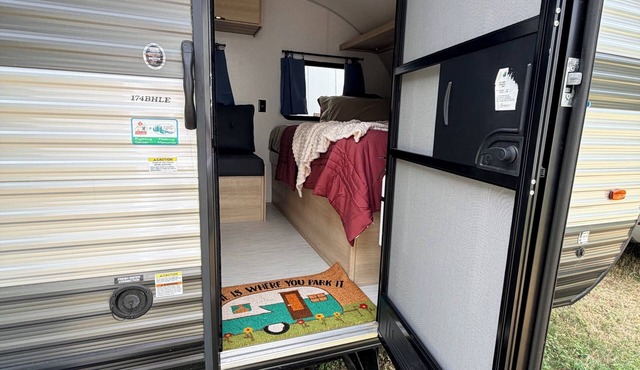 Tiny Home on Wheels near Lake Lanier PET & FESTIVAL FRIENDLY No Additional Fees