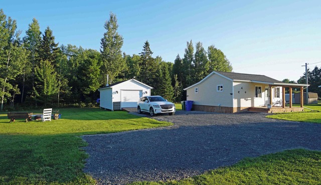 Tiny Home w/modern décor. Great retreat for relaxing and exploring the Peninsula