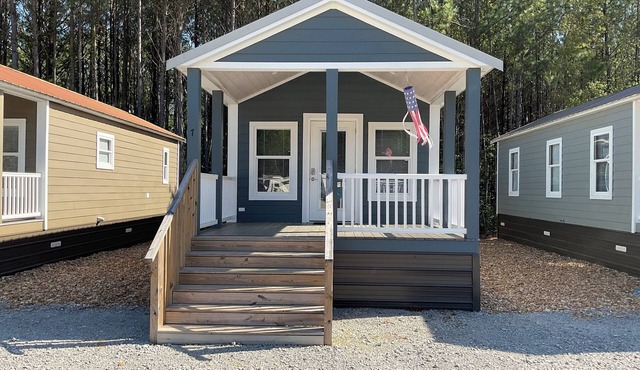 Tiny Homes for Rent, minutes to the Casino, Golf Course & Water Park