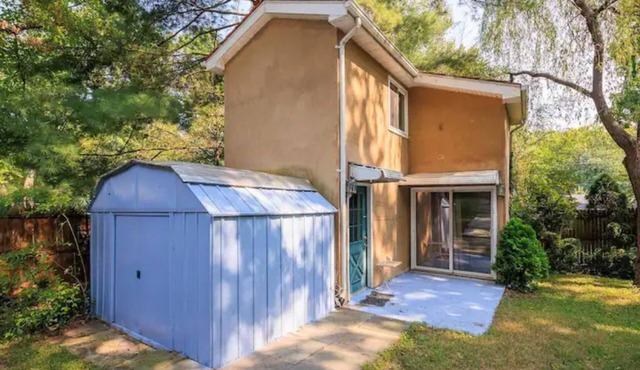 Tiny house 1 bedroom 500 sqf walk to metro