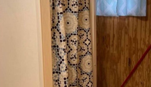 Tiny House #4 – One bedroom cabin near wineries, caves, hiking & floating!