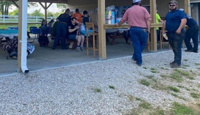 Tiny House #5 – Two bedroom cabin near wineries, caves, hiking & floating!