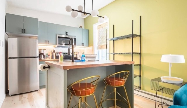 Tiny House Apt in Little Italy w OffStreet Parking