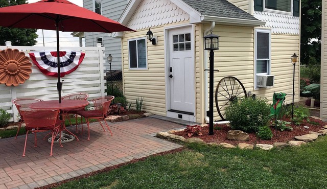 Tiny House at Leaser Lake B and B - Cozy, Comfortable, Private Country Getaway