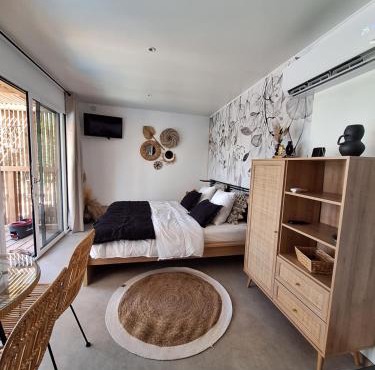 TINY HOUSE avec piscine "La Bernadette" villa Sisyphe