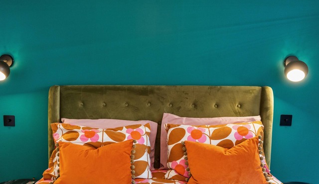 Tiny House, Brighton with Parking