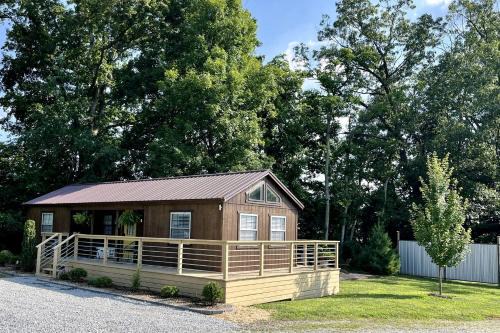 Tiny House Cabin in Marion, IL
