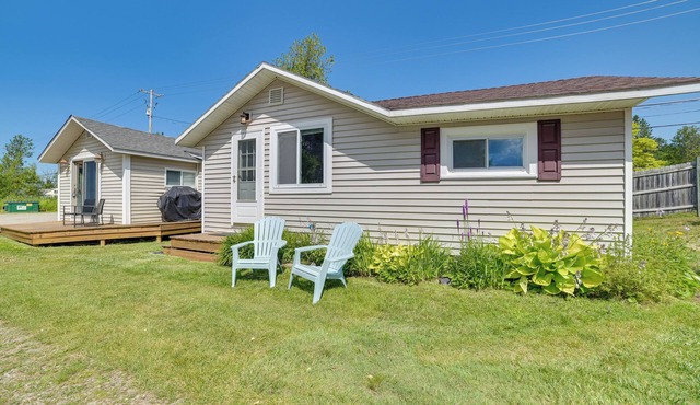 'Tiny House Cottage 5' w/Crooked Lake Access!