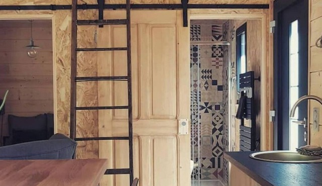 Tiny-house cottage style