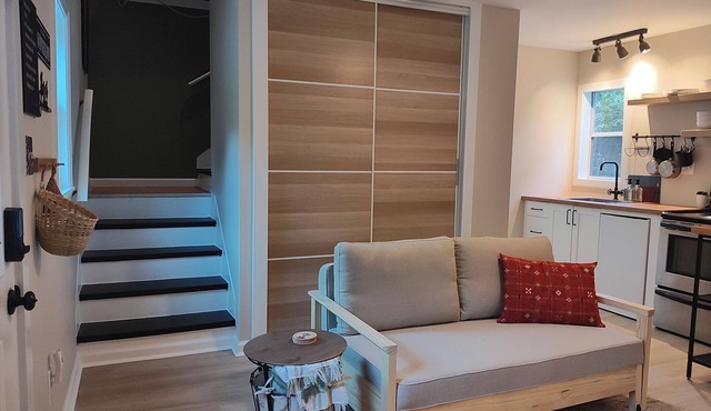 "Tiny house" cottage on private acreage with water access in Port Haywood