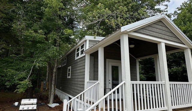Tiny House - Farm Charm